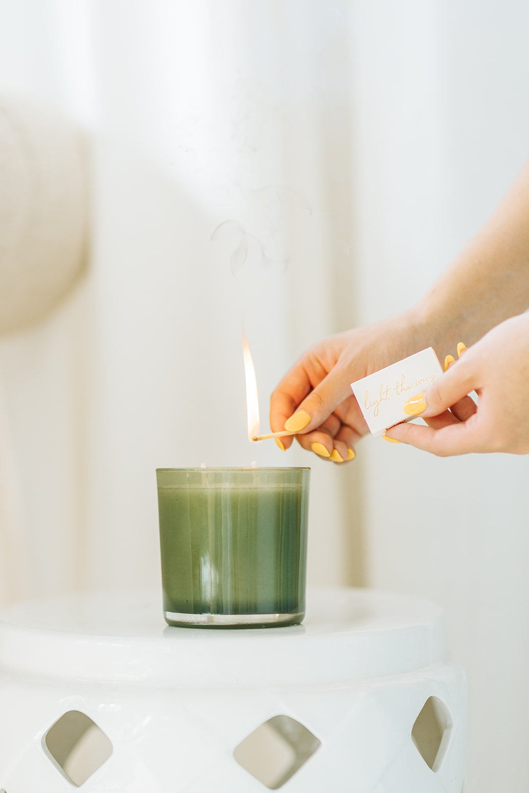 Bright Endeavors Juniper Berry & Fir Candle - Thumbnail 3